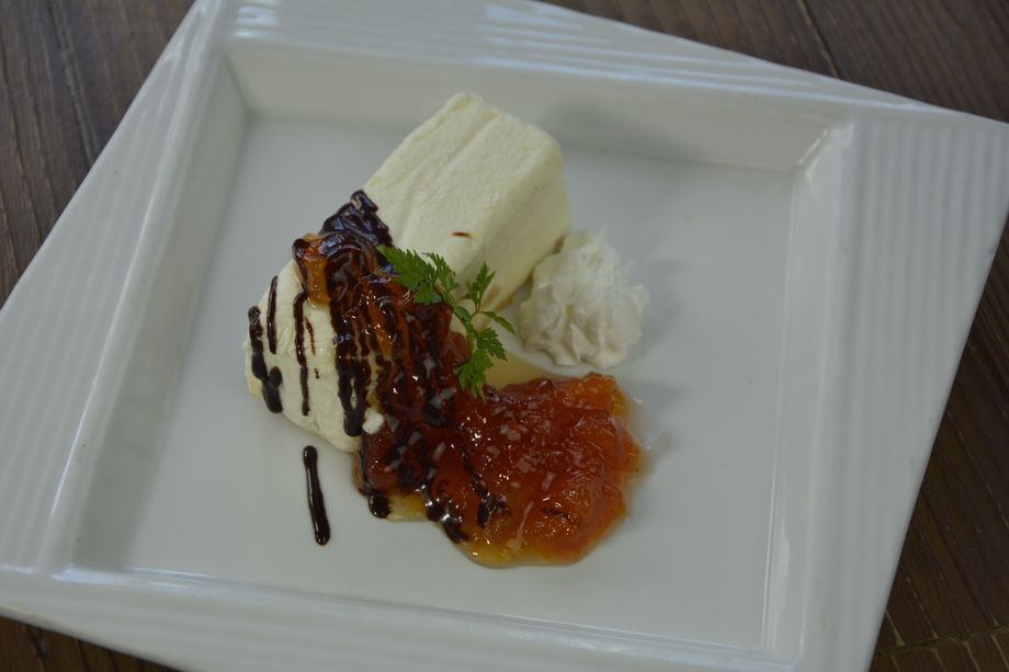 自家製チーズケーキ（450円）