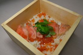 鮭といくらの親子せいろ飯