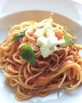 バジルとモッツァレラのカプリ風スパゲッティ