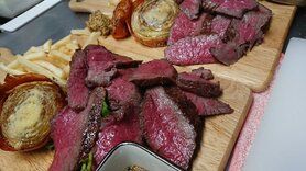 山形牛　黒毛和牛赤身肉　炭火焼　２００ｇ