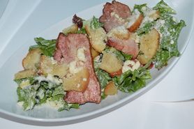 ベーコン　温泉玉子　お野菜ゴロゴロ　シーザーサラダ