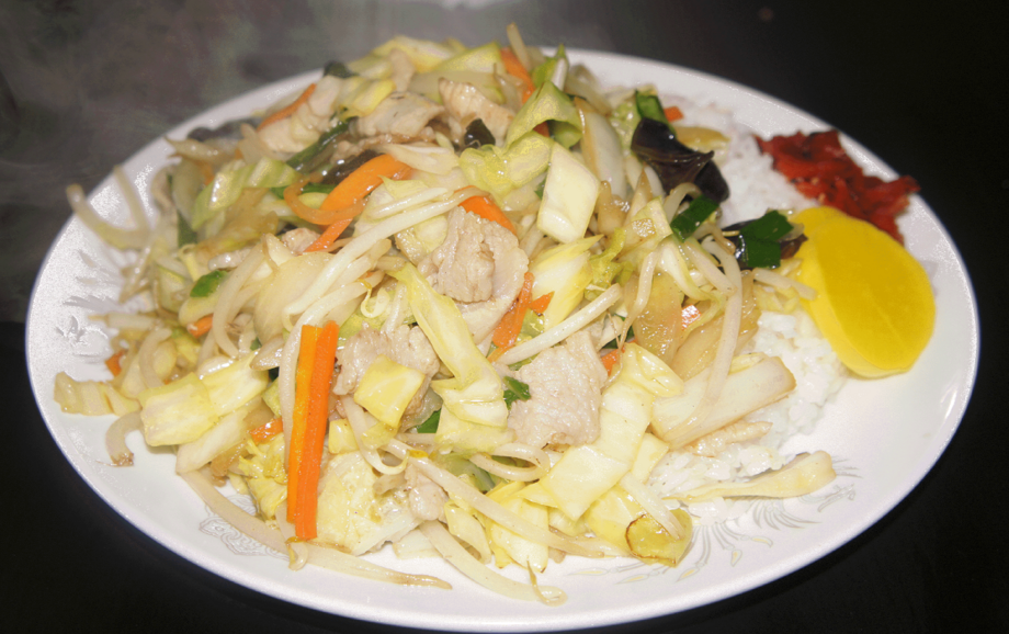 野菜炒めライス（820円）