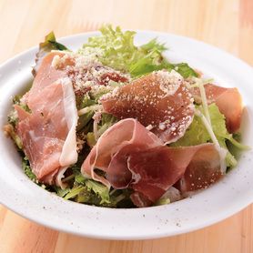 生ハムのごちそうグリーンサラダ