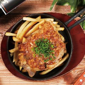 チキンステーキ～和風シャリアピンソース～