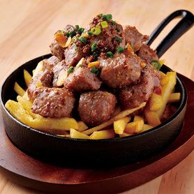 ドカ盛り！牛サイコロステーキ