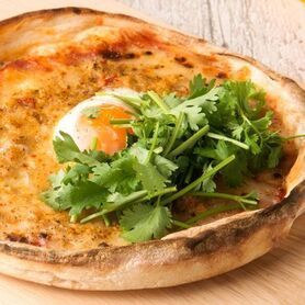 ガパオピッツア～ビスマルク風～