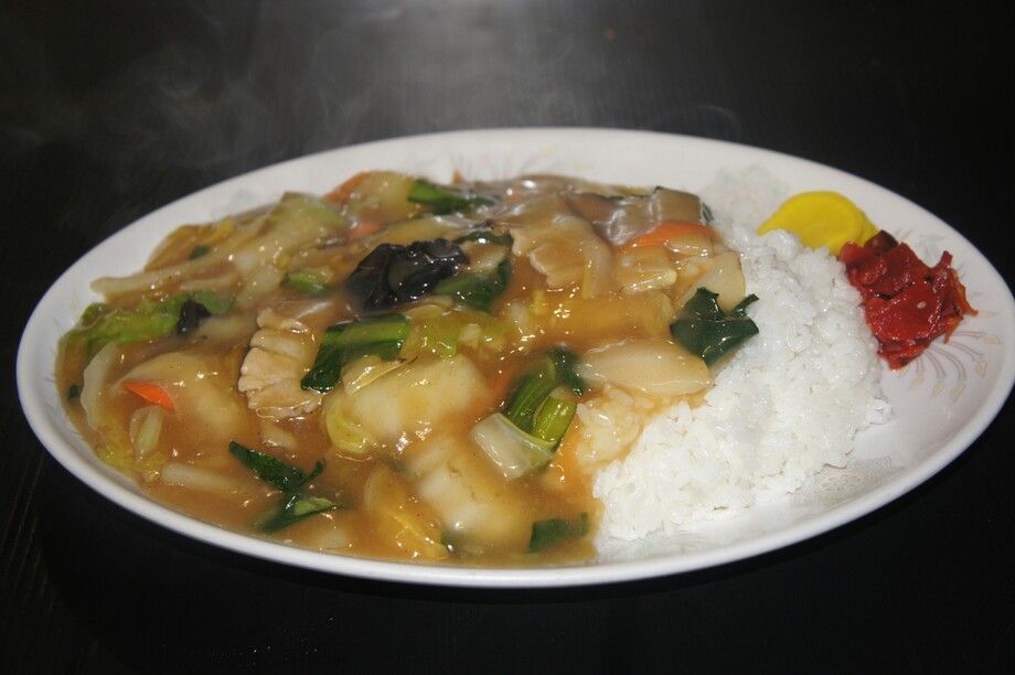 うま煮ライス（820円）