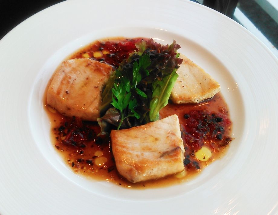 メカジキのソテー　トーチソース