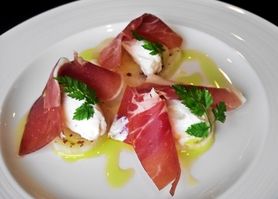 ポロネギのマリネ　リコッタチーズと生ハムの冷製