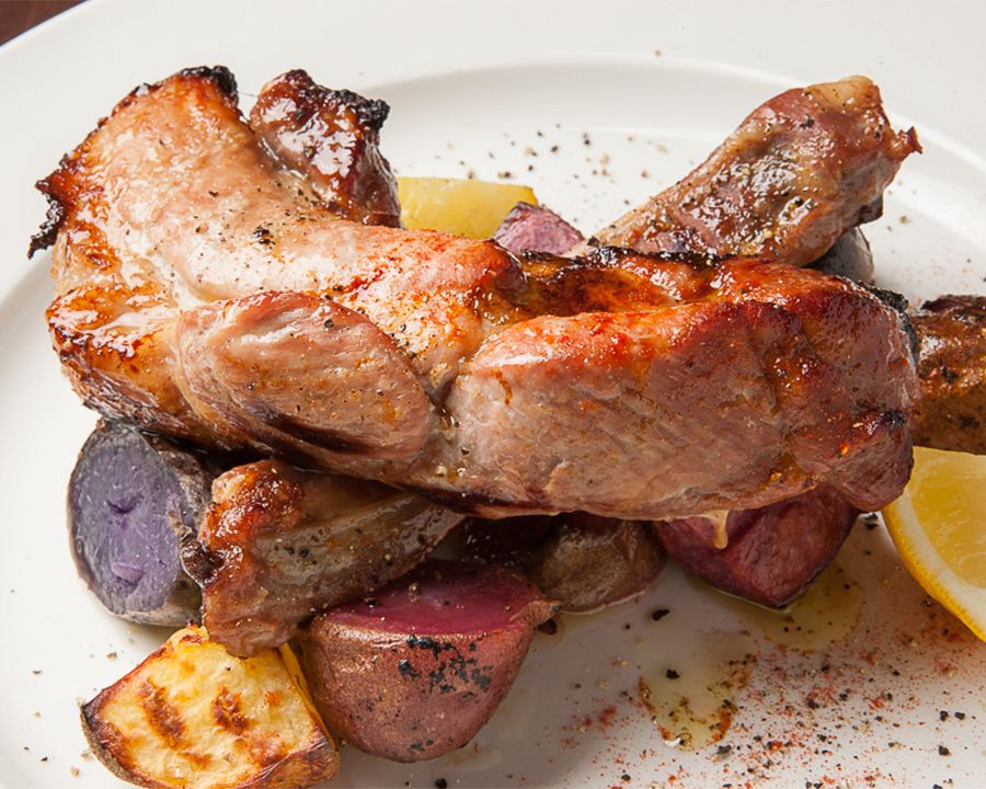 じっくりたれに漬けこんだスペアリブのロースト