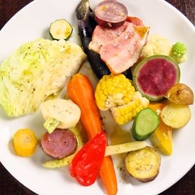 15品目以上の温野菜のスチームサラダ