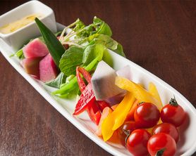 季節野菜のバーニャカウダー　カニ味噌のソース