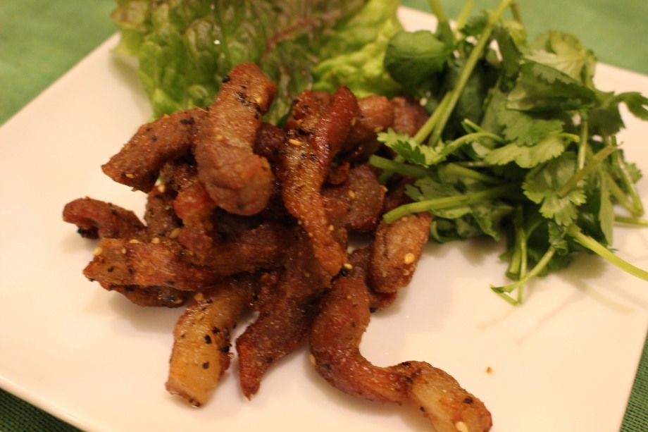 豚のカリカリあげ
