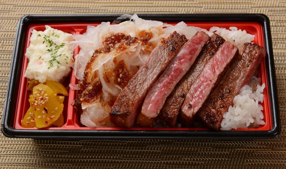 黒毛和牛サーロインステーキ弁当（お持ち帰り商品ですが店内飲食も可能です）
