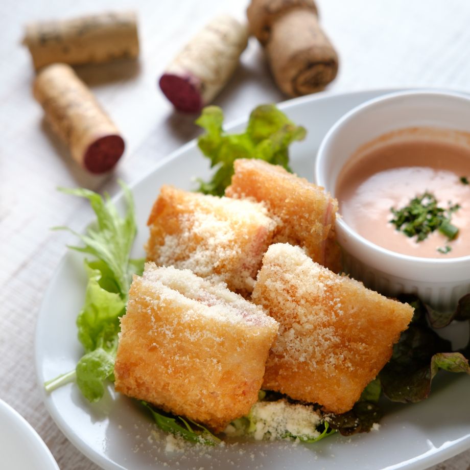 カマンベールハムカツ（380円）