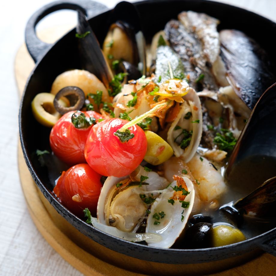 魚介のアクアパッツァ（880円）