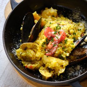 〆の魚介のブイヤベース風リゾット