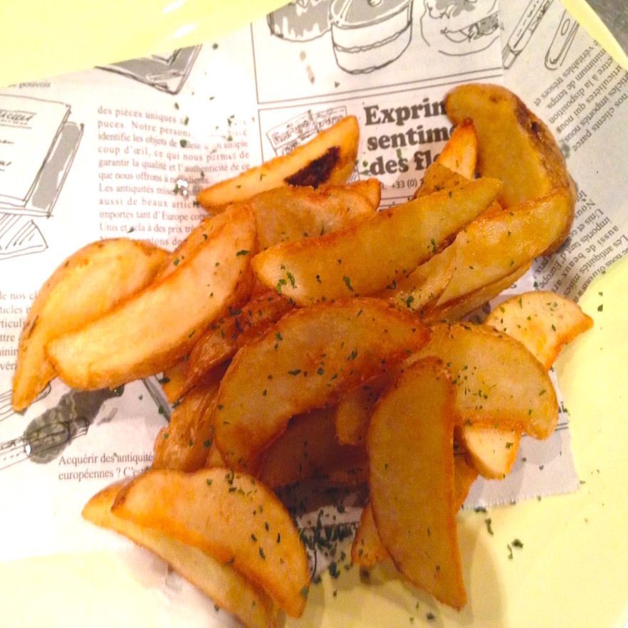 トリュフ味のフライドポテト（750円）