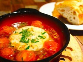 カマンベールチーズと有機トマトのアヒージョ