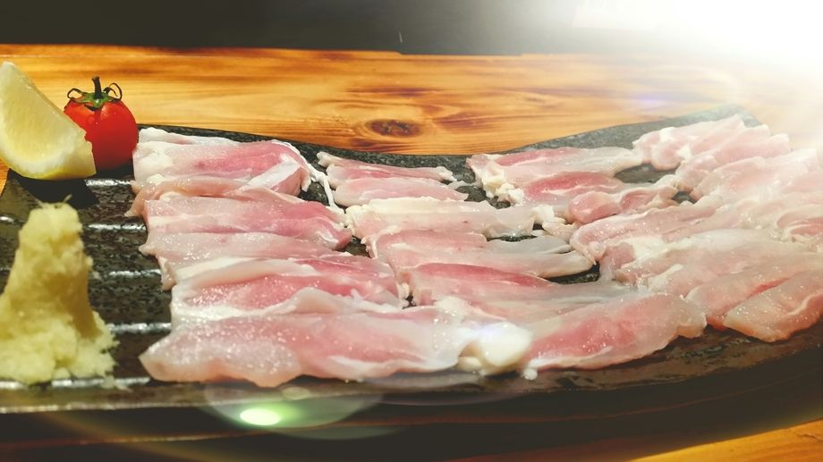 地頭鶏　極上もも刺し