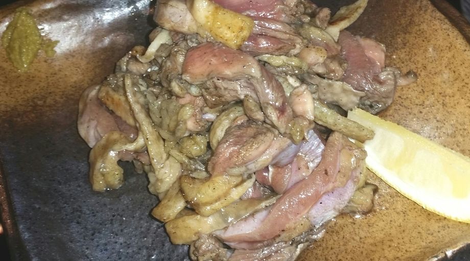 親鶏　もも岩塩タタキ炙り