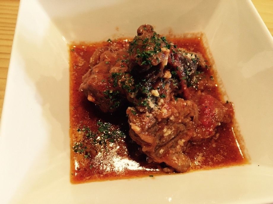 牛肩ブロックのハンガリー風トマト煮込み(8月)