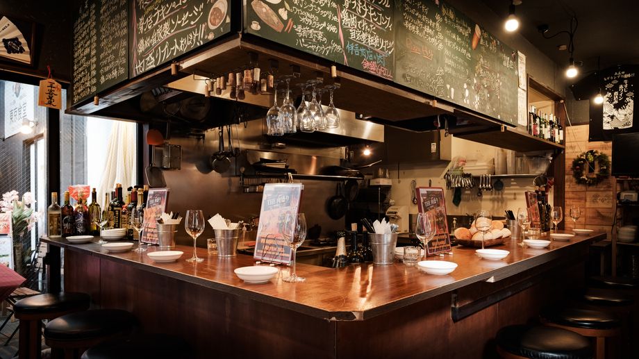 カウンター席（お一人様でも安心♪）