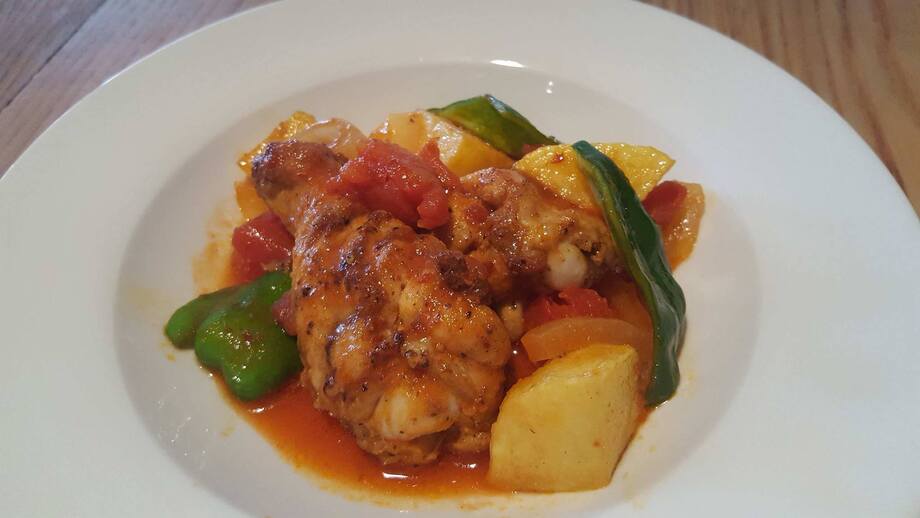 日替わり　手羽元と野菜のオーブン焼き