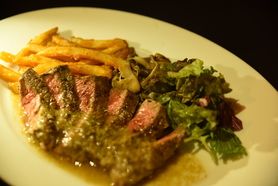 牛肩ロースステーキ１８０g