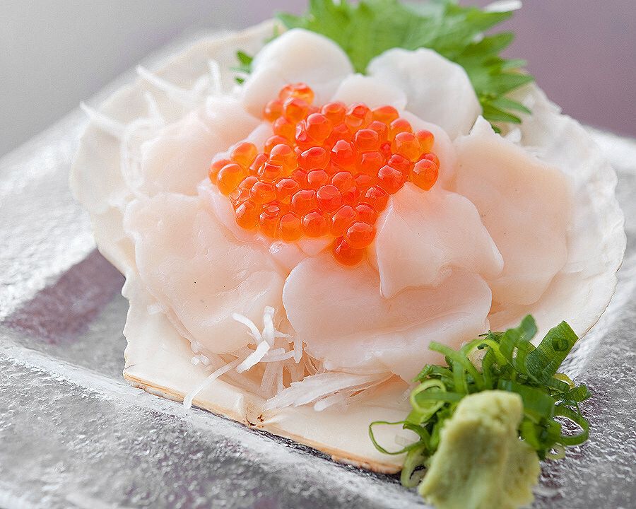 道産ホタテ刺　イクラのっけ