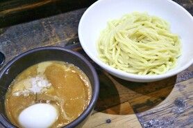 【人気No.1】味噌魚介つけめん（写真は「半熟昆布だし玉子」をトッピング）