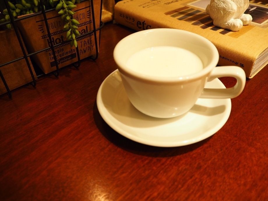 ホットミルク（460円）