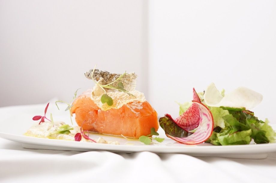 スモークサーモンの低温調理（1,200）