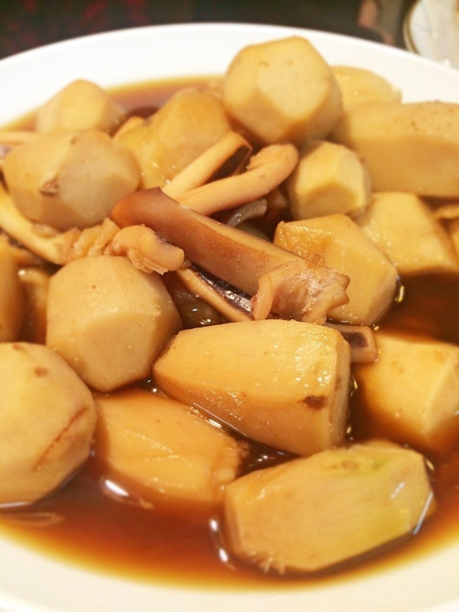 里芋の煮物（500円）
