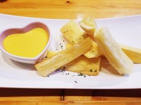 YUCA FRITA キャッサバ芋のフライ