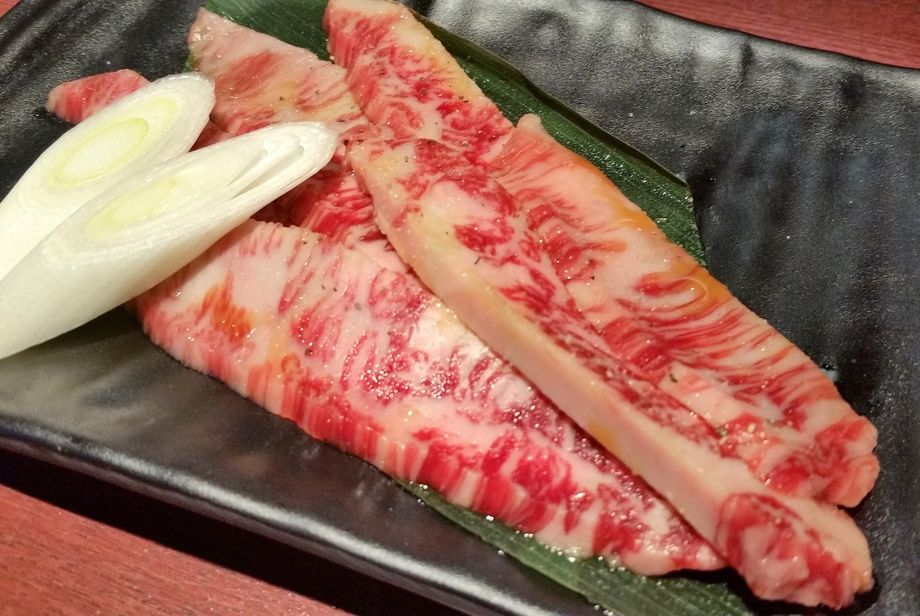 カルビ／Beef Galbi（一人前: 1,590円／四枚売: 1,060円／一人焼肉: 477円）