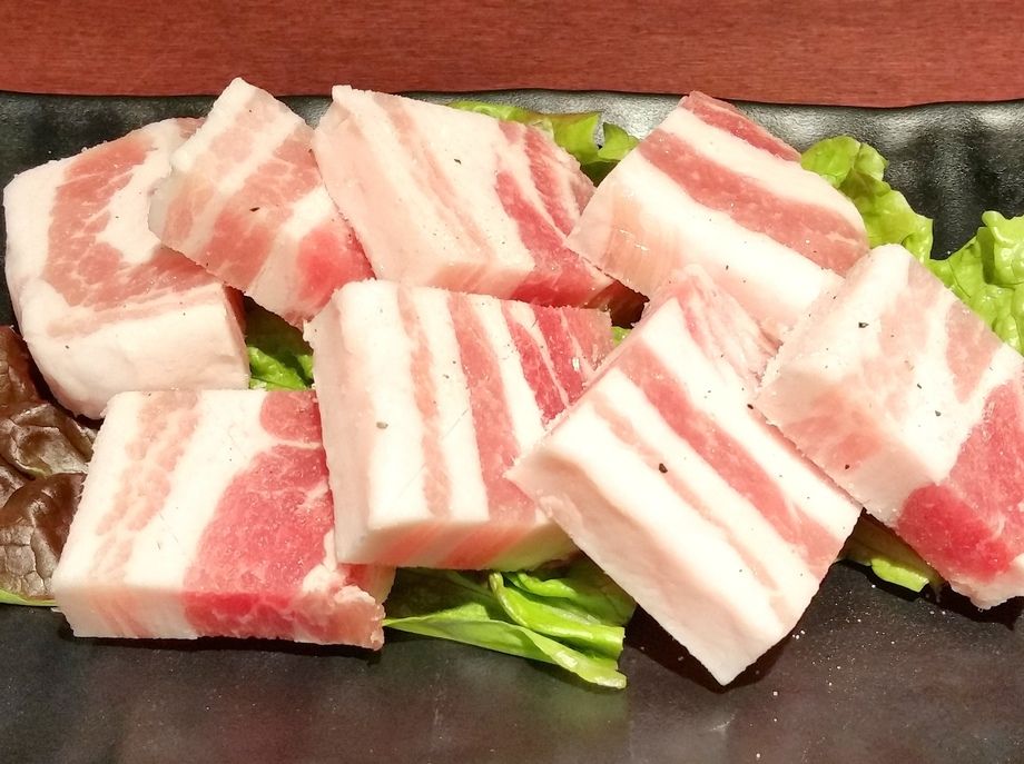 三枚肉／Pork Rib（一人前: 1,130円）