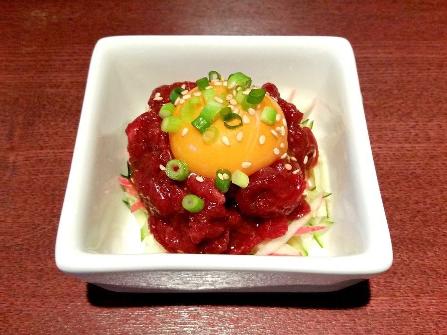 ユッケ馬刺し／Yukke Horse Meat（870円）