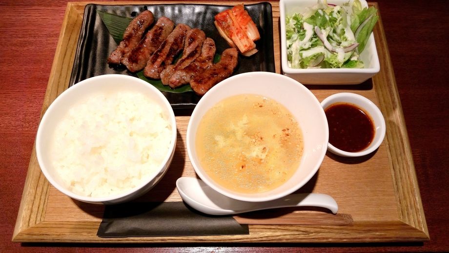 カルビ焼き定食／Beef Galbi Lunch Set（1,320円）