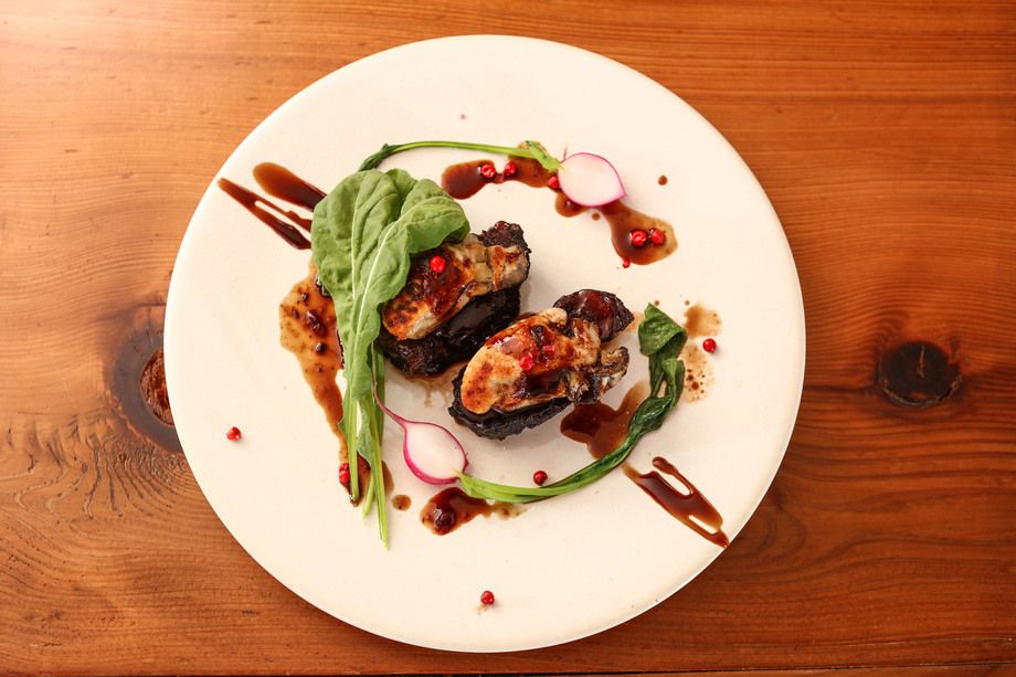 牡蠣スター名物！ 牛ほほ肉の煮込み 牡蠣とのマリアージュ（¥1,400）