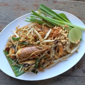 海老出汁のバッタイ（パッタイ）