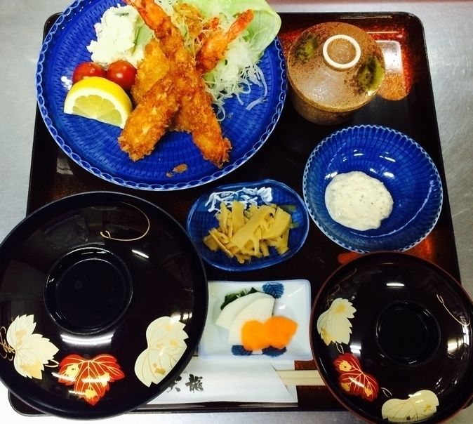 ランチ：フライ定食（1320円）