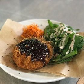 チーズ入りメンチカツ