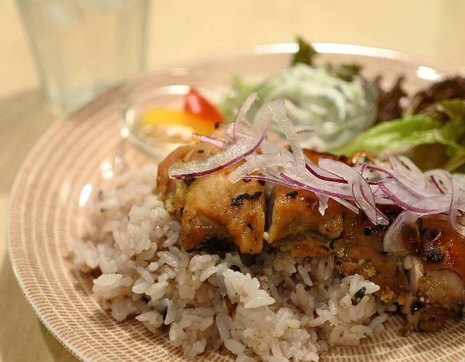 バジルみそチキン（950円）