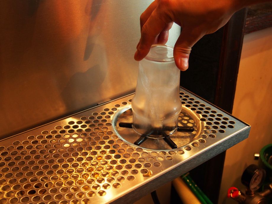 キリン一番搾りプレミアム（Sサイズ￥５００　Mサイズ￥８００　Lサイズ￥１３８０）