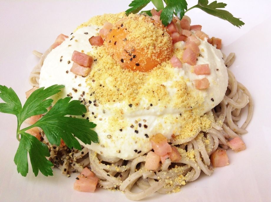 おぼろ豆腐で作る蕎麦カルボナーラ