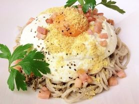 おぼろ豆腐で作る蕎麦カルボナーラ