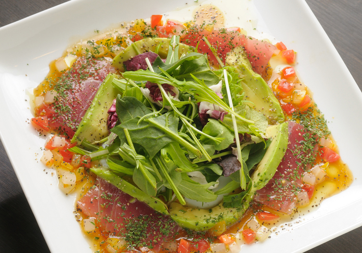 マグロとアボカドのサラダ