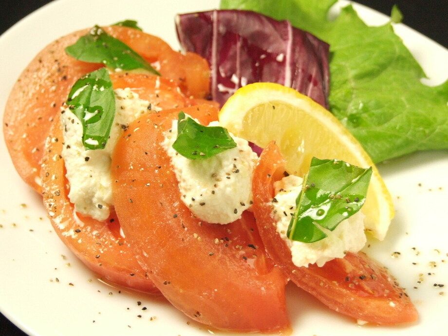 トマトとチーズ豆腐のカプレーゼ