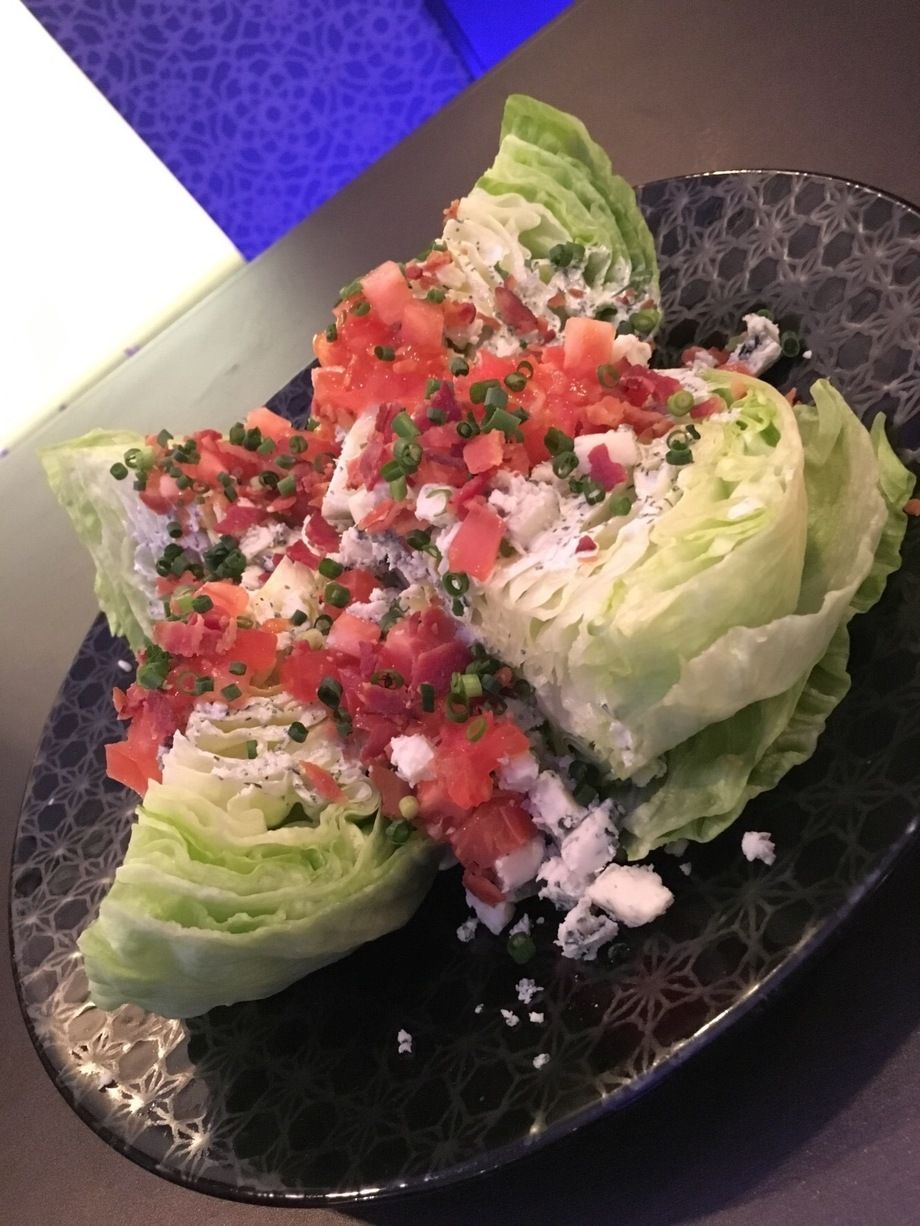 Classic Wedge Salad (ウェッジサラダ)（1200）